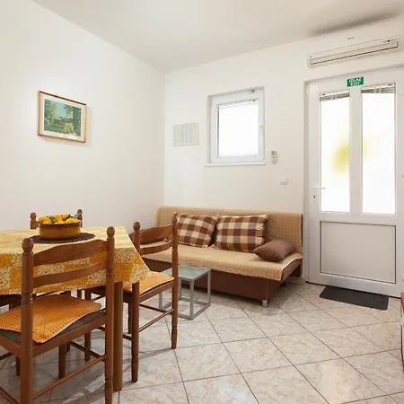 Nives Podgora (Split-Dalmatia)