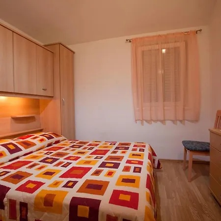 Affittacamere Nives Podgora (Split-Dalmatia)