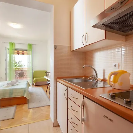 Nives Guest house *