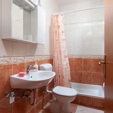 Nives Guest house *