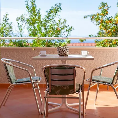 Nives Guest house Podgora