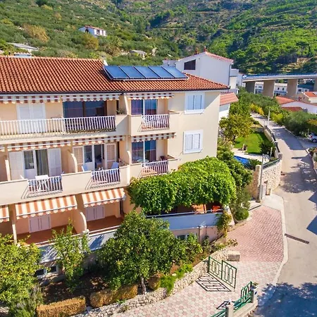 Guest house Nives *