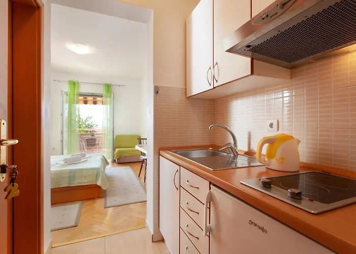 Nives Pensionat 3*