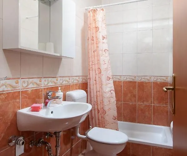 Nives Pensionat 3*