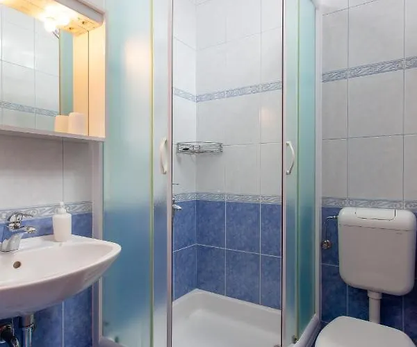 Pensionat Nives Podgora (Split-Dalmatia)