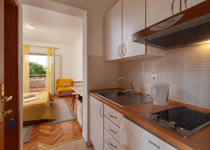 Nives Pensionat 3*
