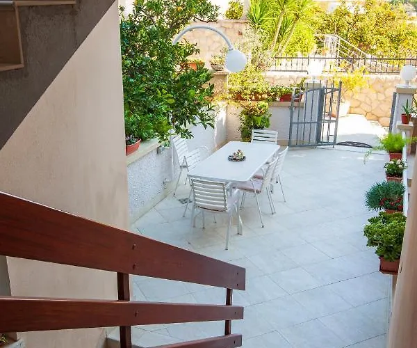 Nives 3* Podgora (Split-Dalmatia)