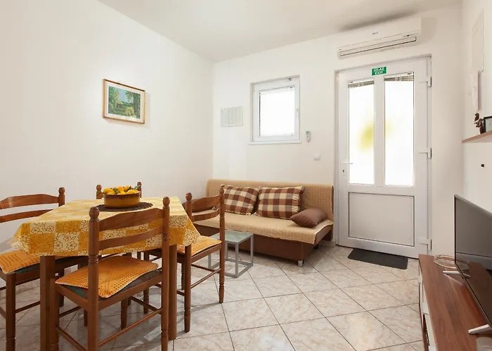 Nives Podgora (Split-Dalmatia)